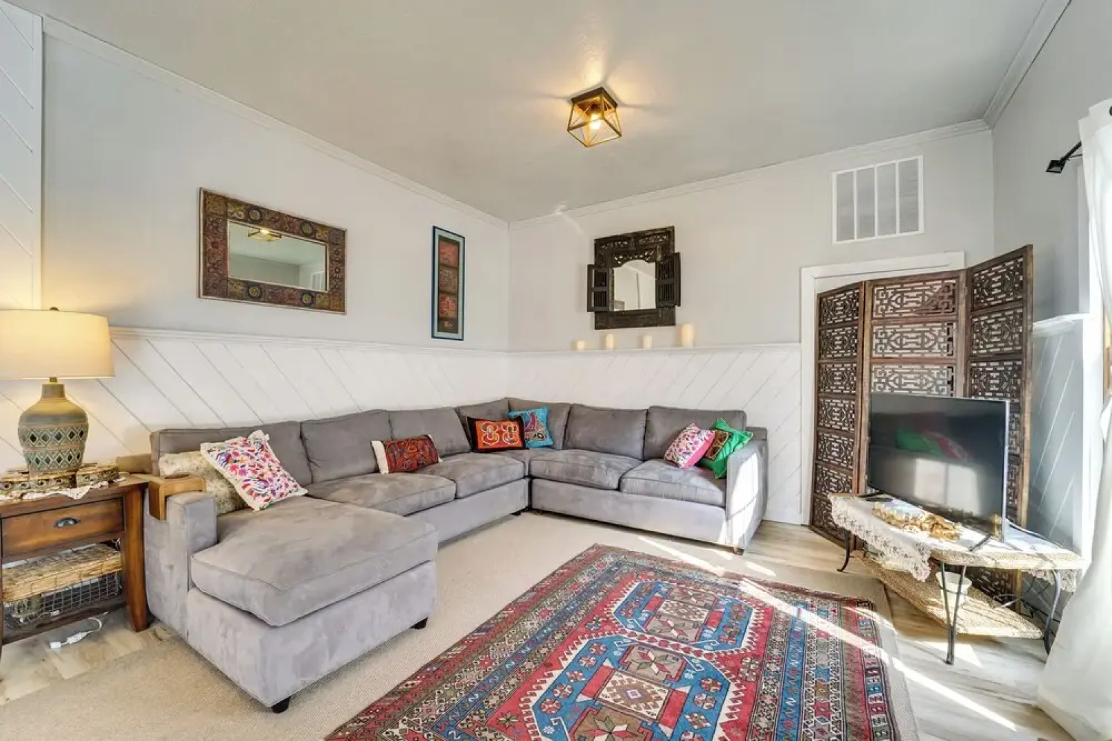 'dolorable' Home w/ Yard - Walk to River!