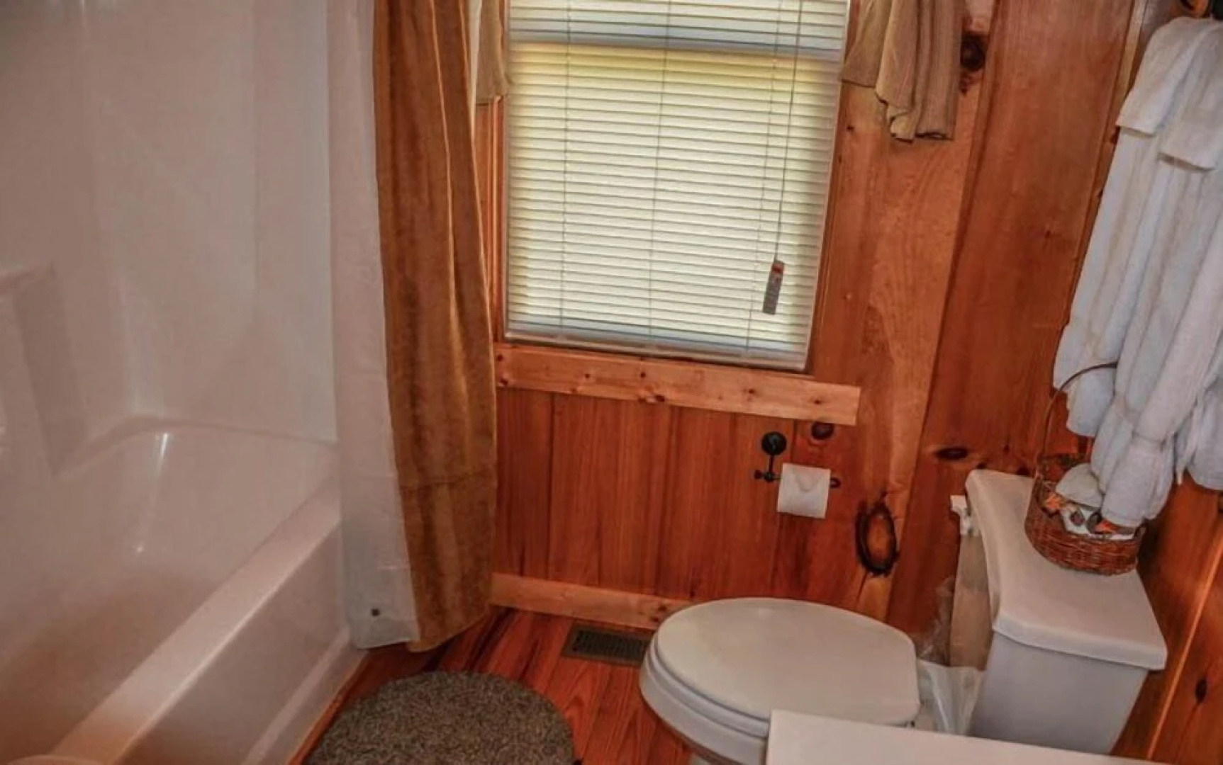 Kingdom Cabin 2