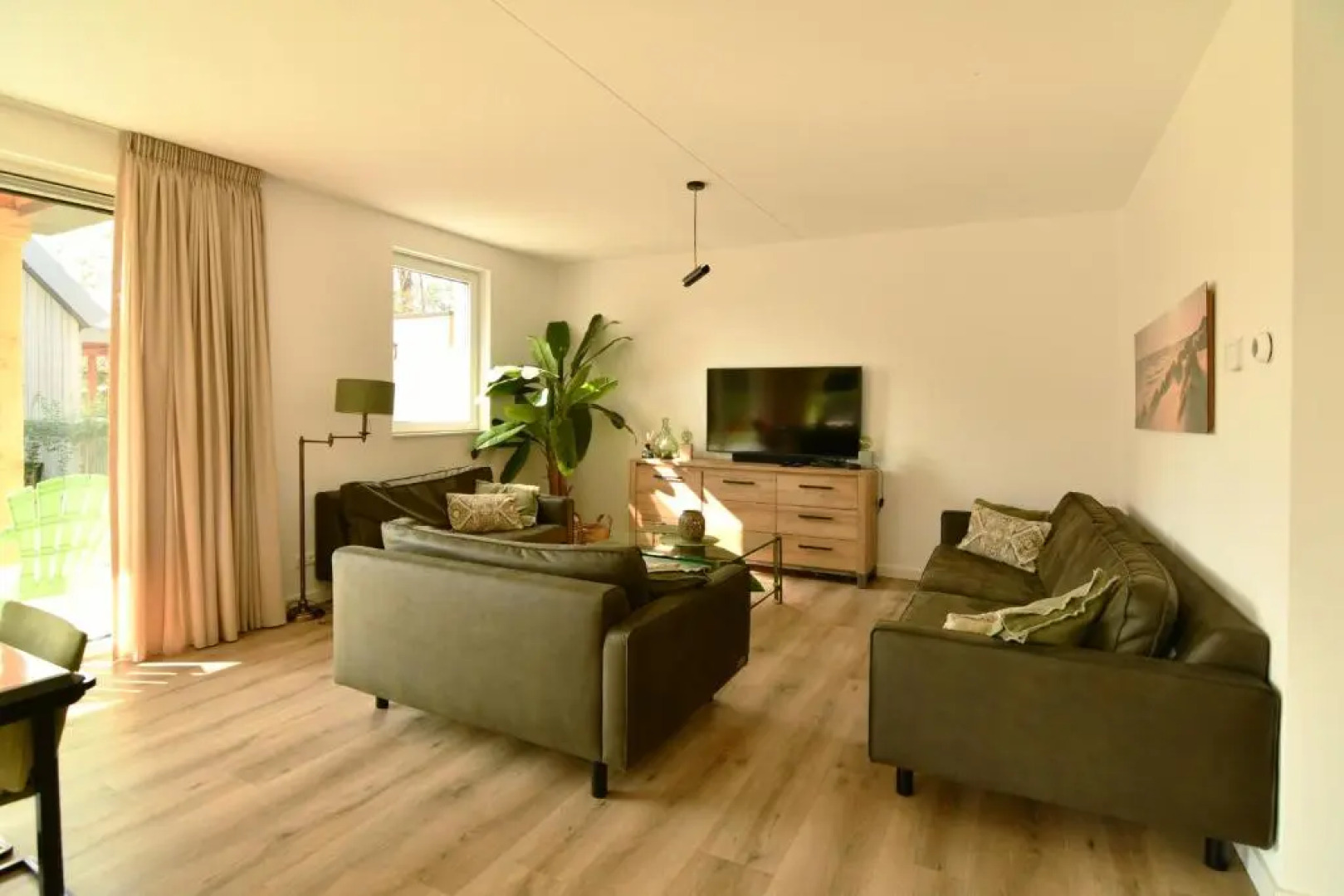 luxe Villa Maroma Regal aan Veerse Meer met gratis 4 Ebikes