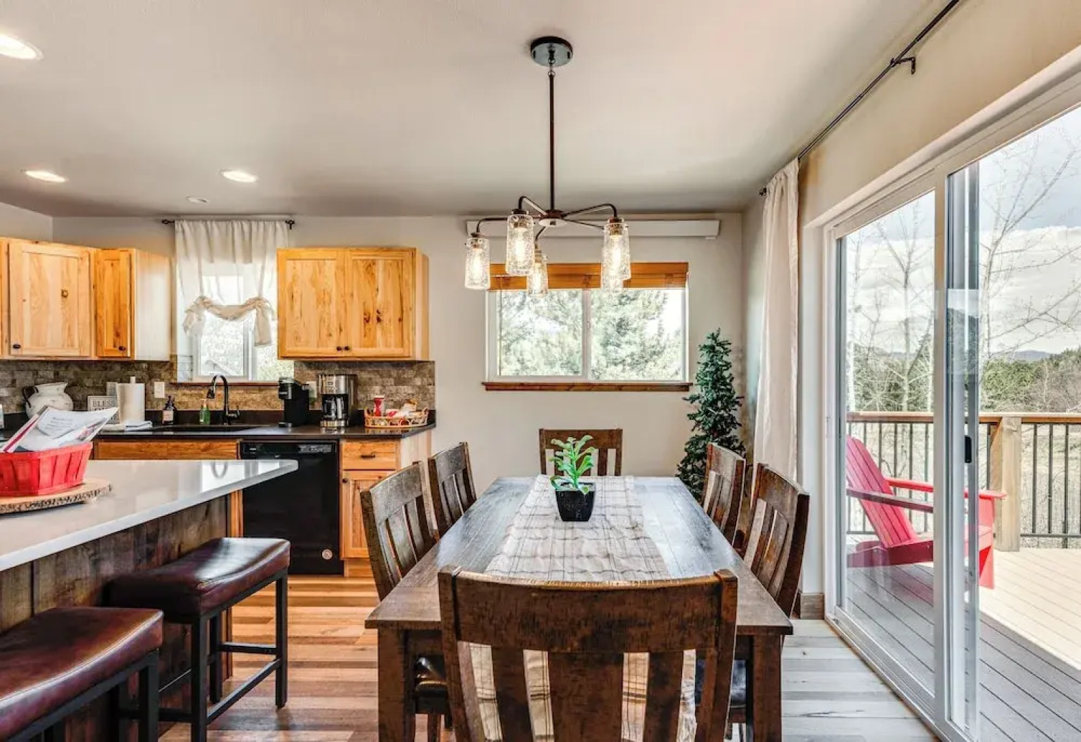 Newly Built Estes Park Townhome, 2 Miles to Rmnp!