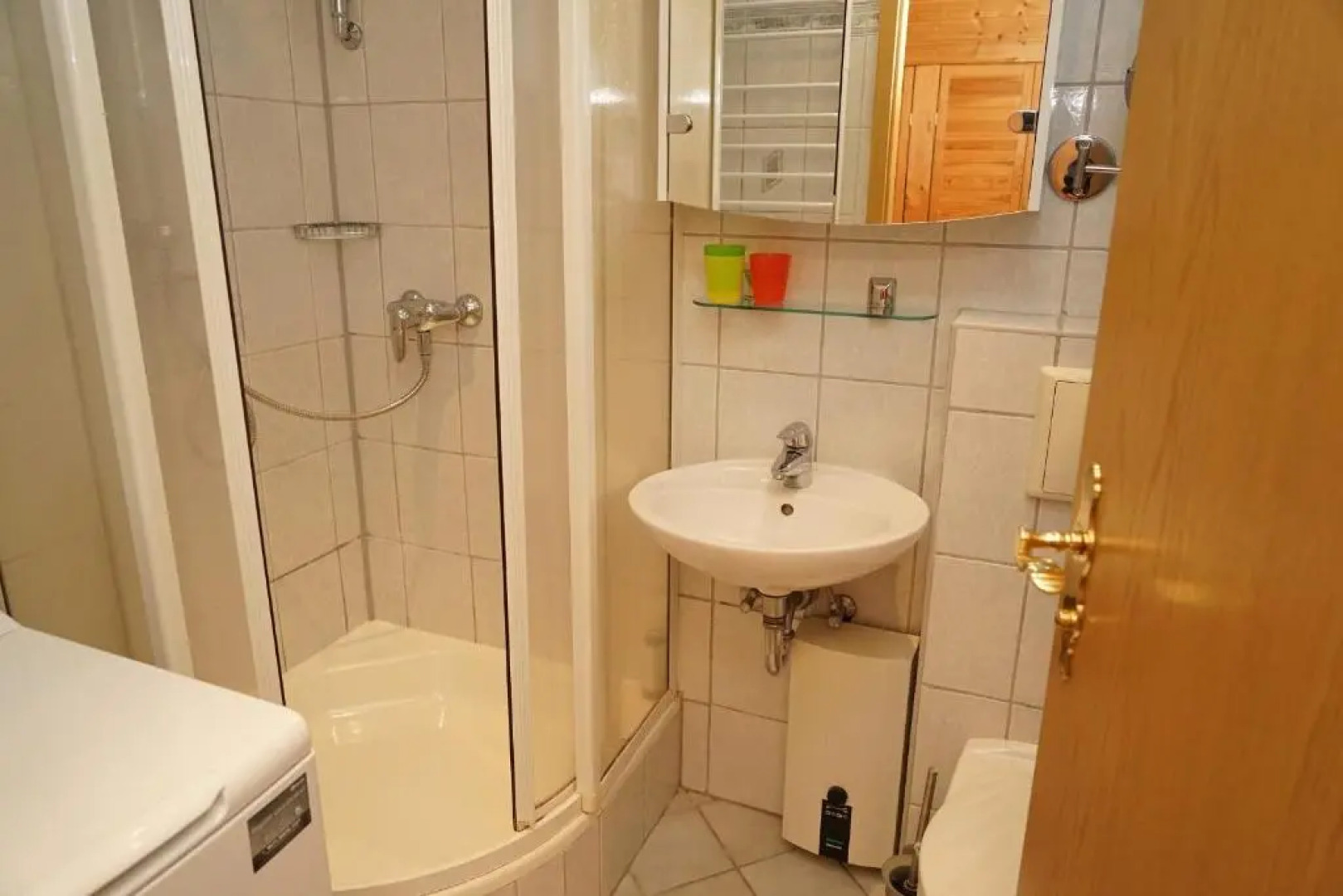 Zeltdachhaus mit W_LAN _ 2 x TV