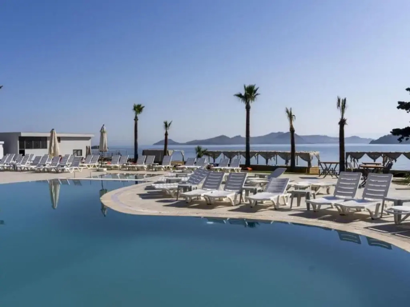 Sude Beach Resort Hotel