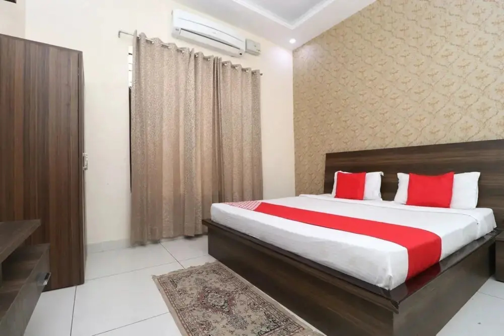 Samrat Regency By OYO Rooms
