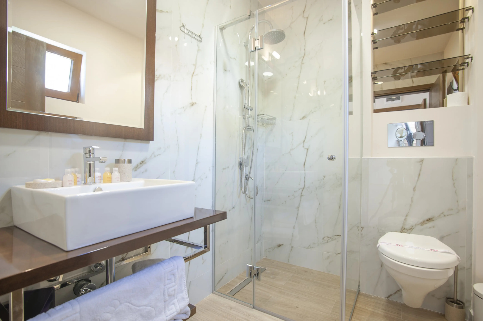 Отель Twelve by Aycon