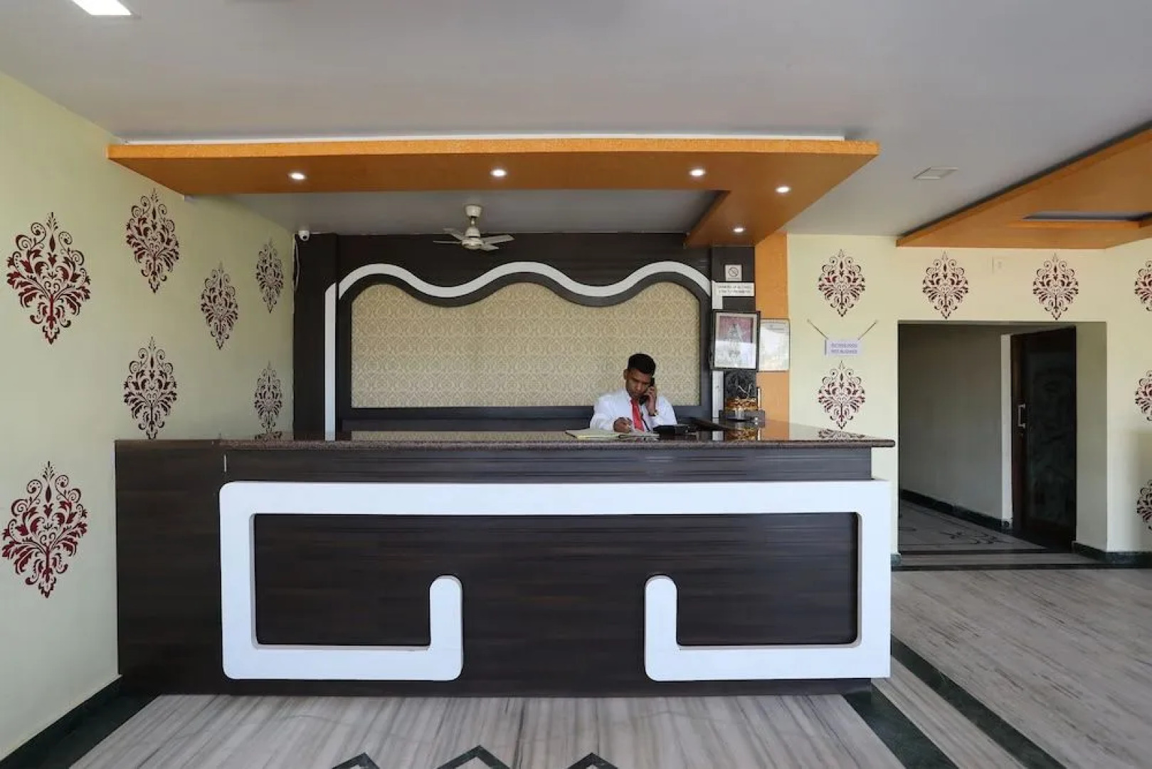 OYO 29689 Hotel Pramod