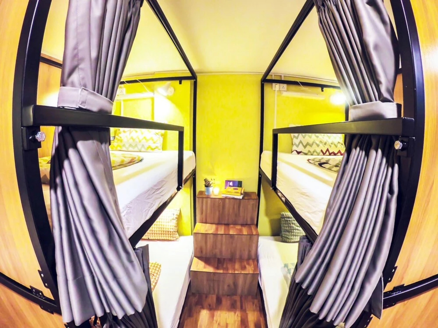 ZZZ Hostel - Don Mueang Airport