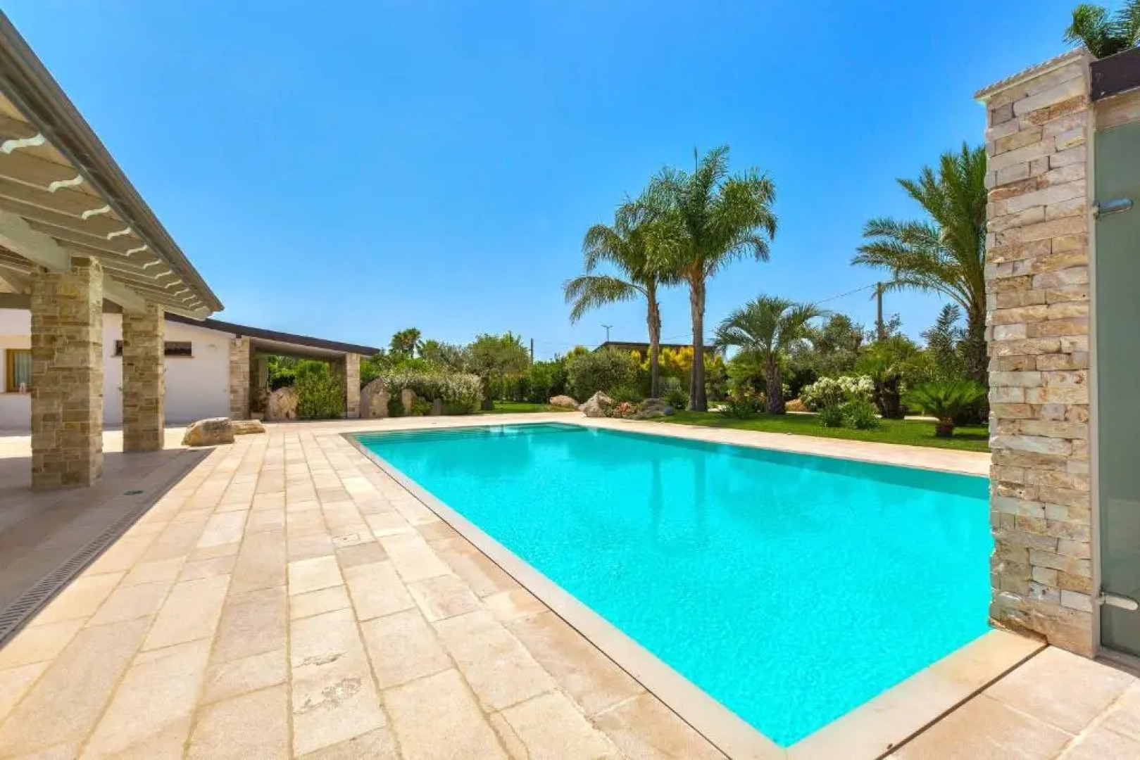 Villa Marodi' Luxury House by BarbarHouse