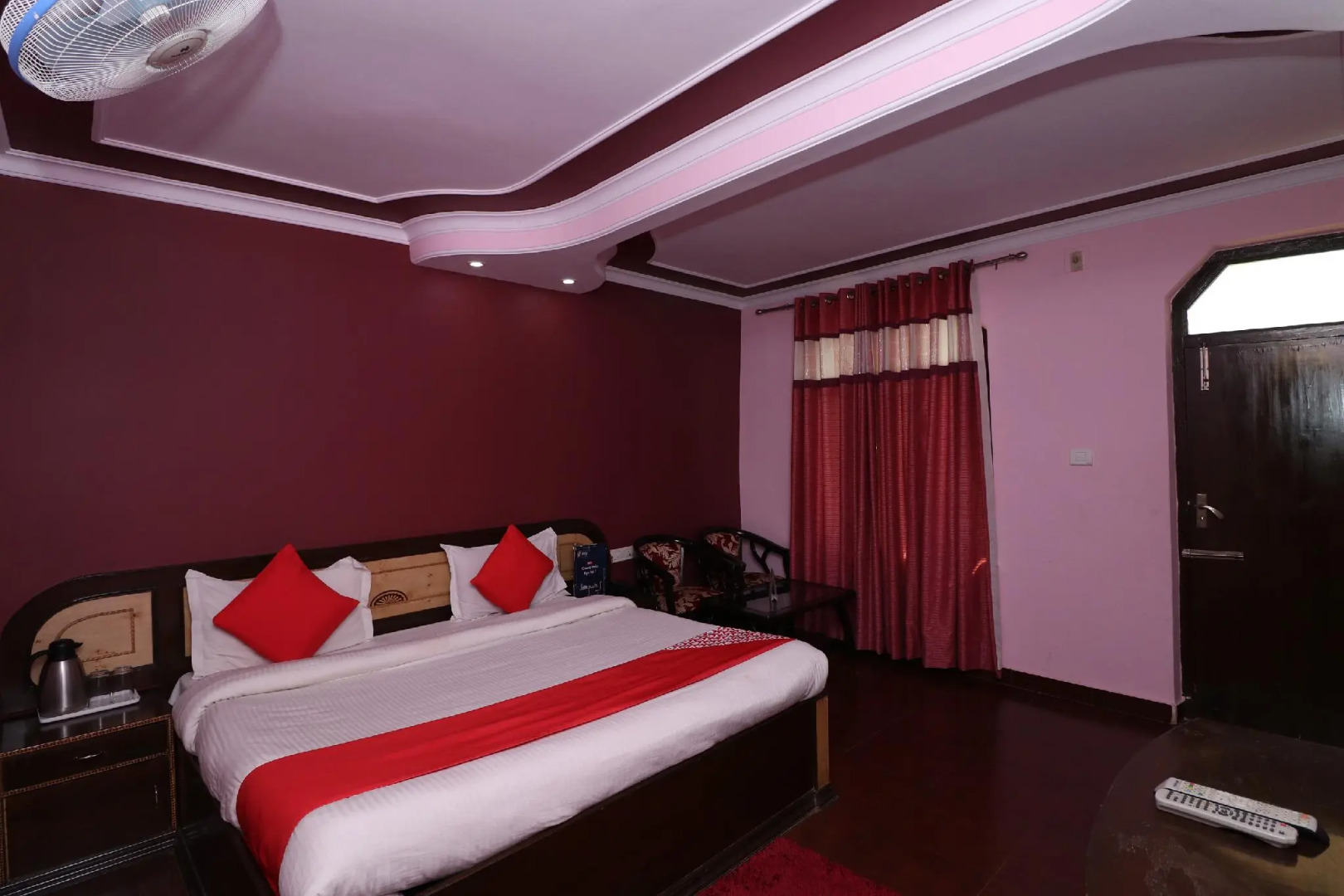 OYO 27612 Maitri Holiday Home