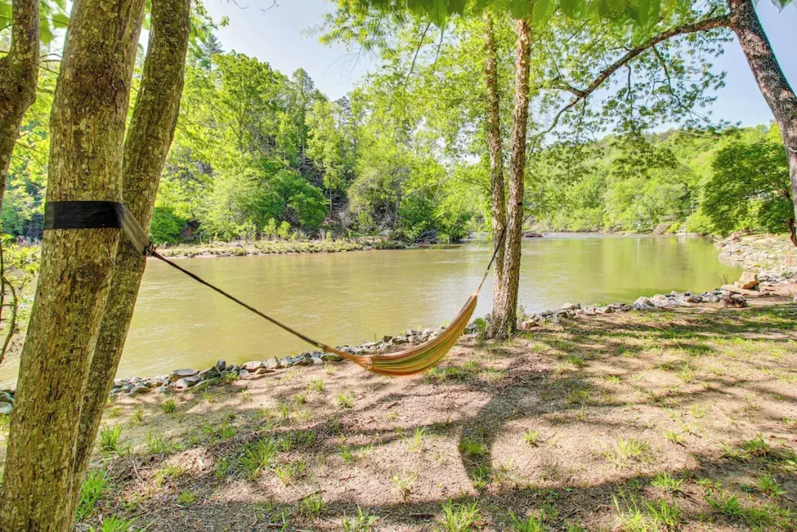 'the River Rest' Ellijay Cabin w/ Hot Tub!