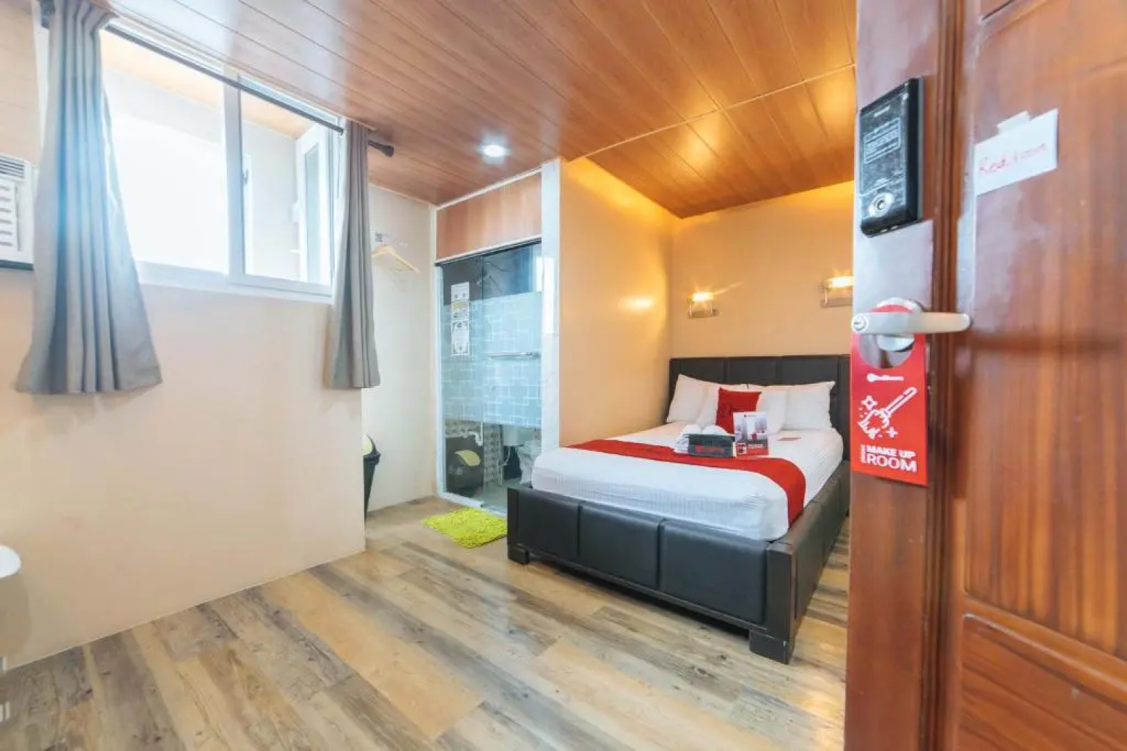 RedDoorz@Lawaan Roxas City