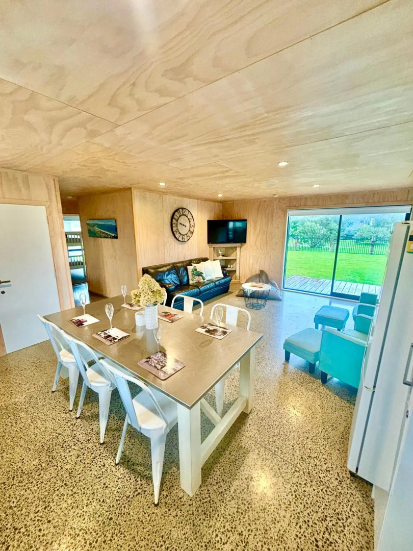 Black Beauty Retreat - Matarangi Holiday Home