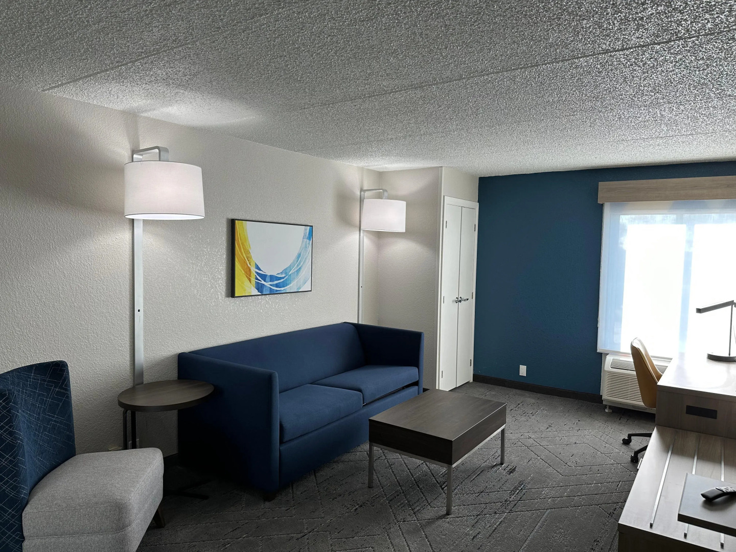 Holiday Inn Express & Suites Eden Prairie – Minneapolis by IHG