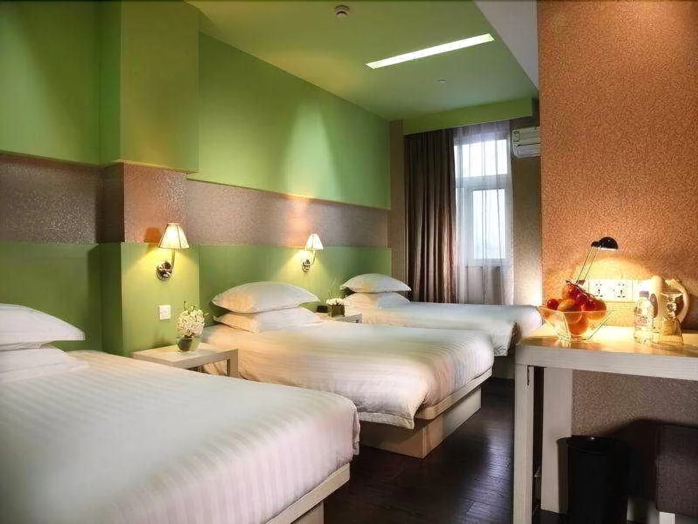 Elan Inn East Station