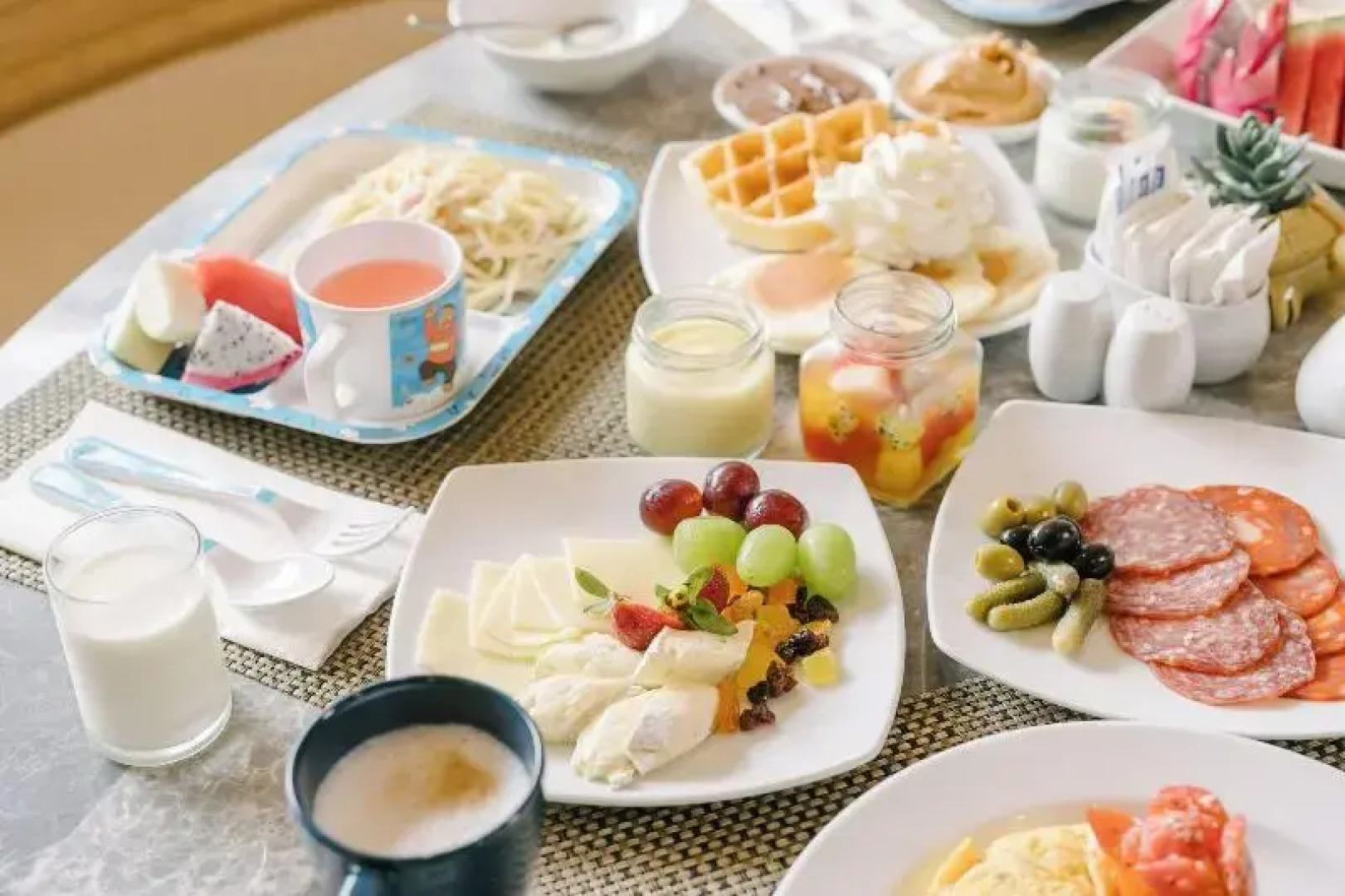 Phuket Meet Holiday Hotel