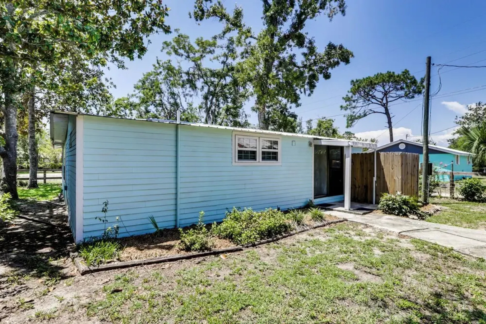 Walk to Pier & River: Dtwn Steinhatchee Escape!