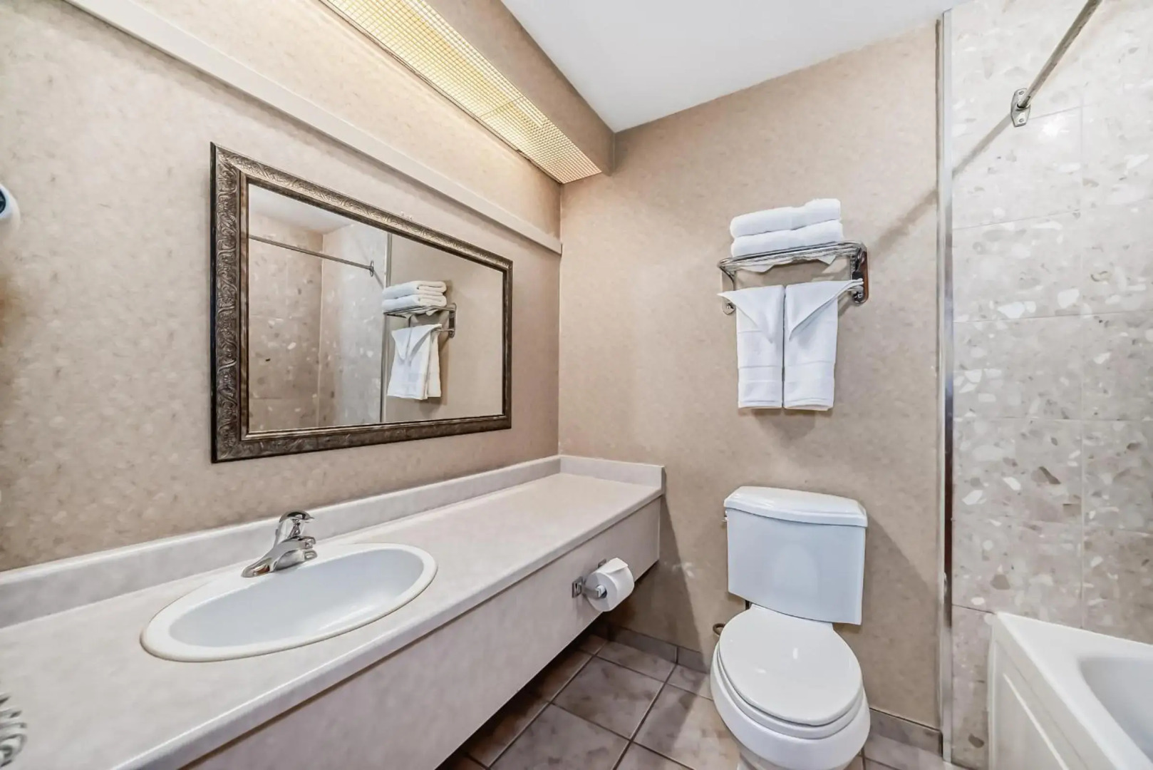 Stony Plain Inn and Suites