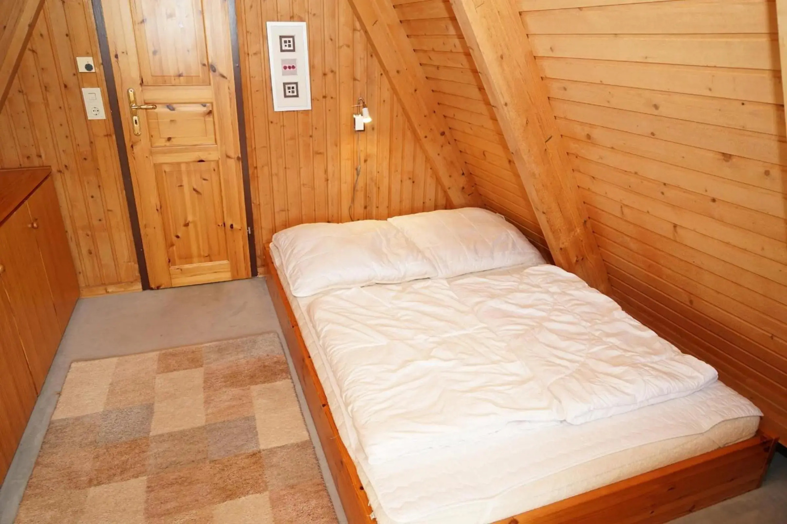 Zeltdachhaus _ grosse Terrasse _ m