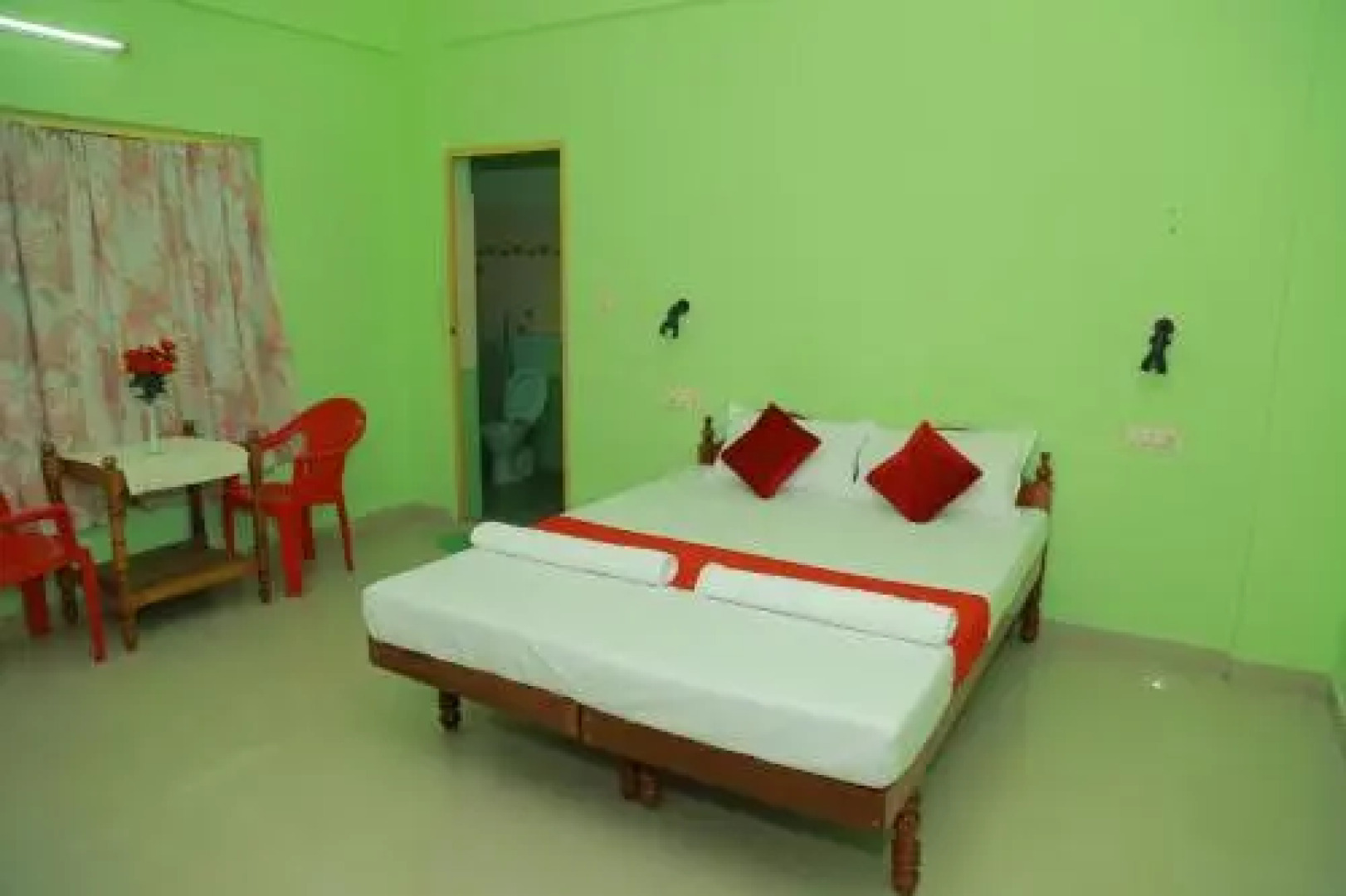 Shirleys Beach Hotel