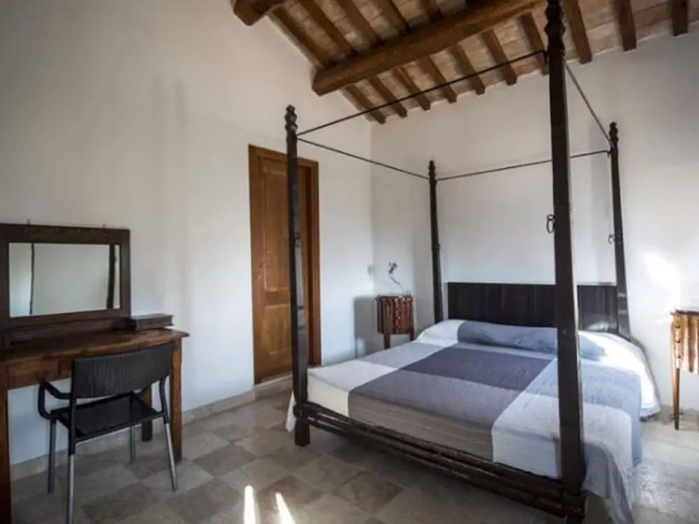 Apartment in Ascoli Piceno With Pool & Beaches