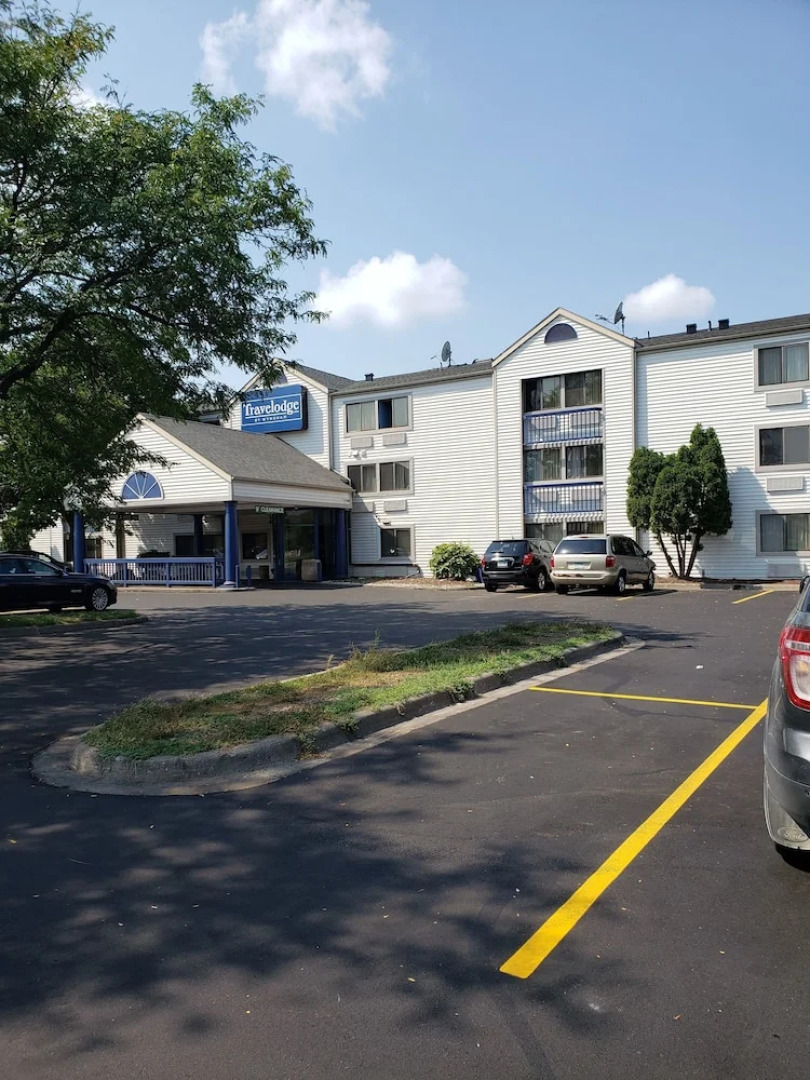 Days Inn And Suites Brooklyn Center/ Minneapolis