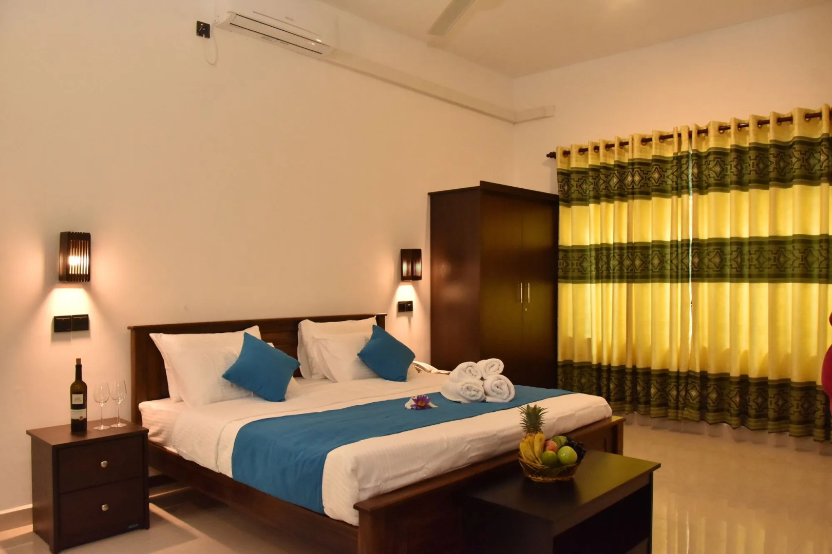 Aurora Four Seasons Villa & Spa