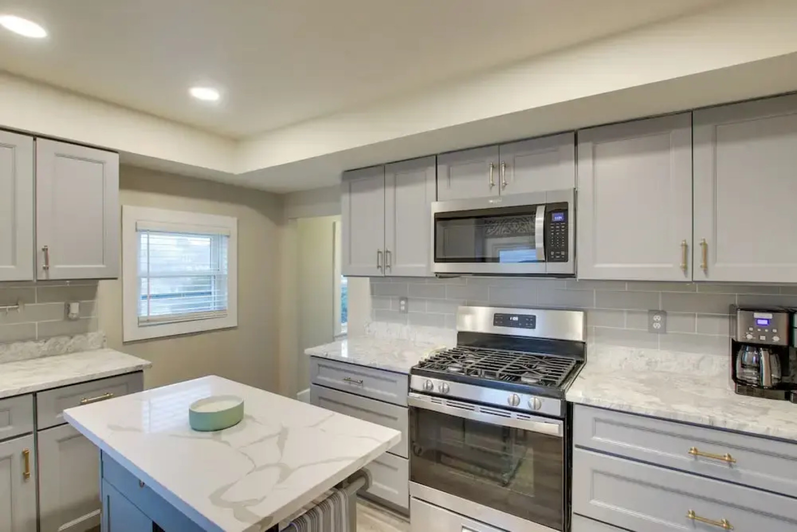 Family-friendly House: Walk to Lake Michigan!