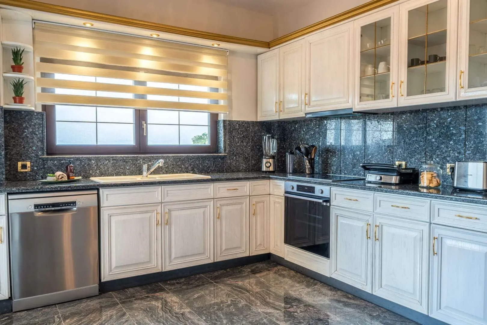 Red Rose Luxury Villa