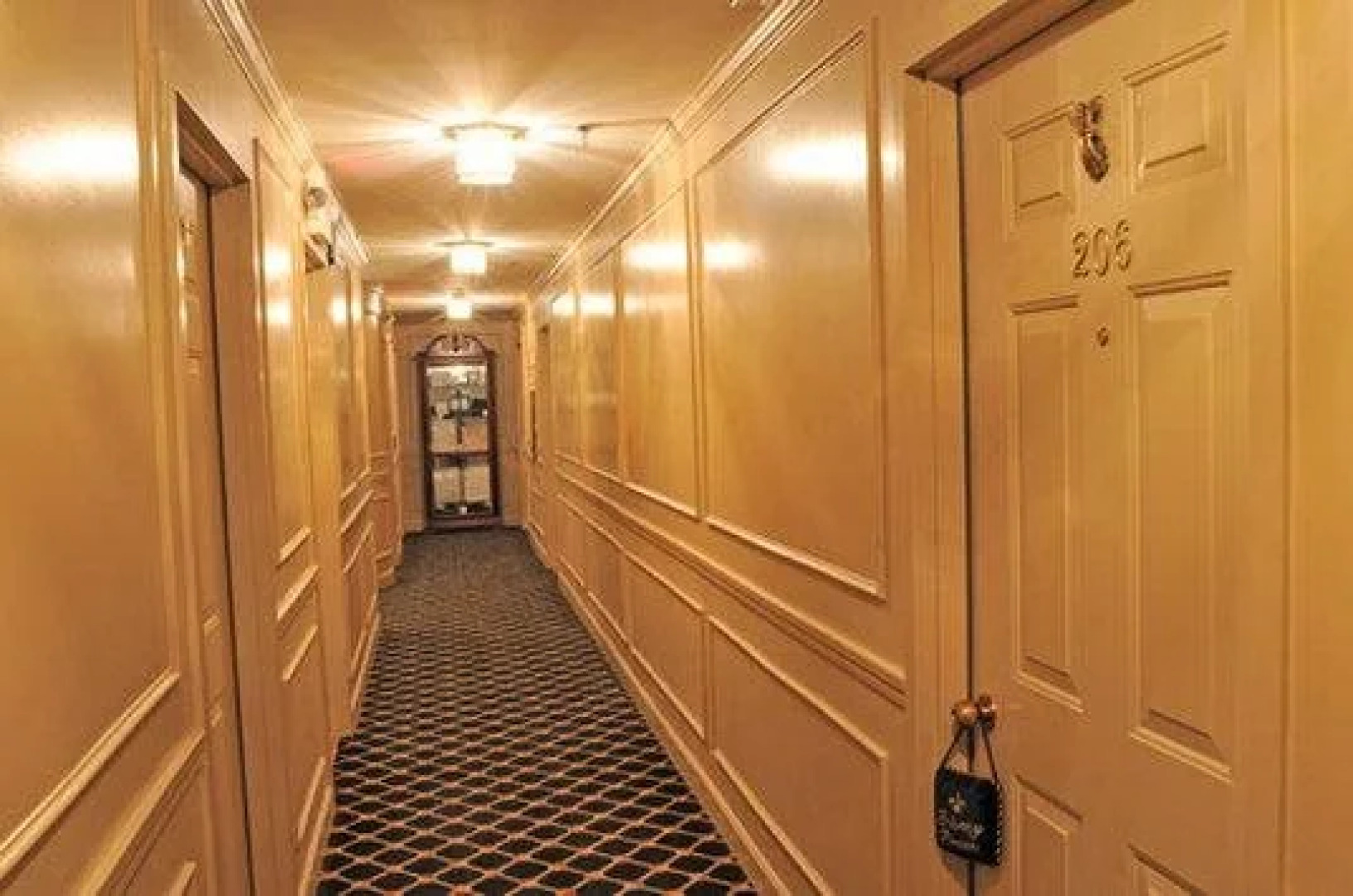 Garrison Inn Boutique Hotel