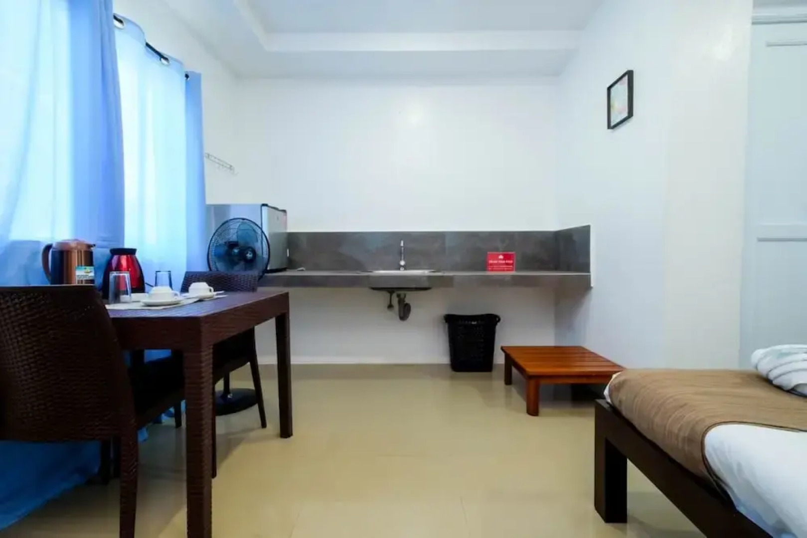 ZEN Rooms Pescadores Seaview Cebu