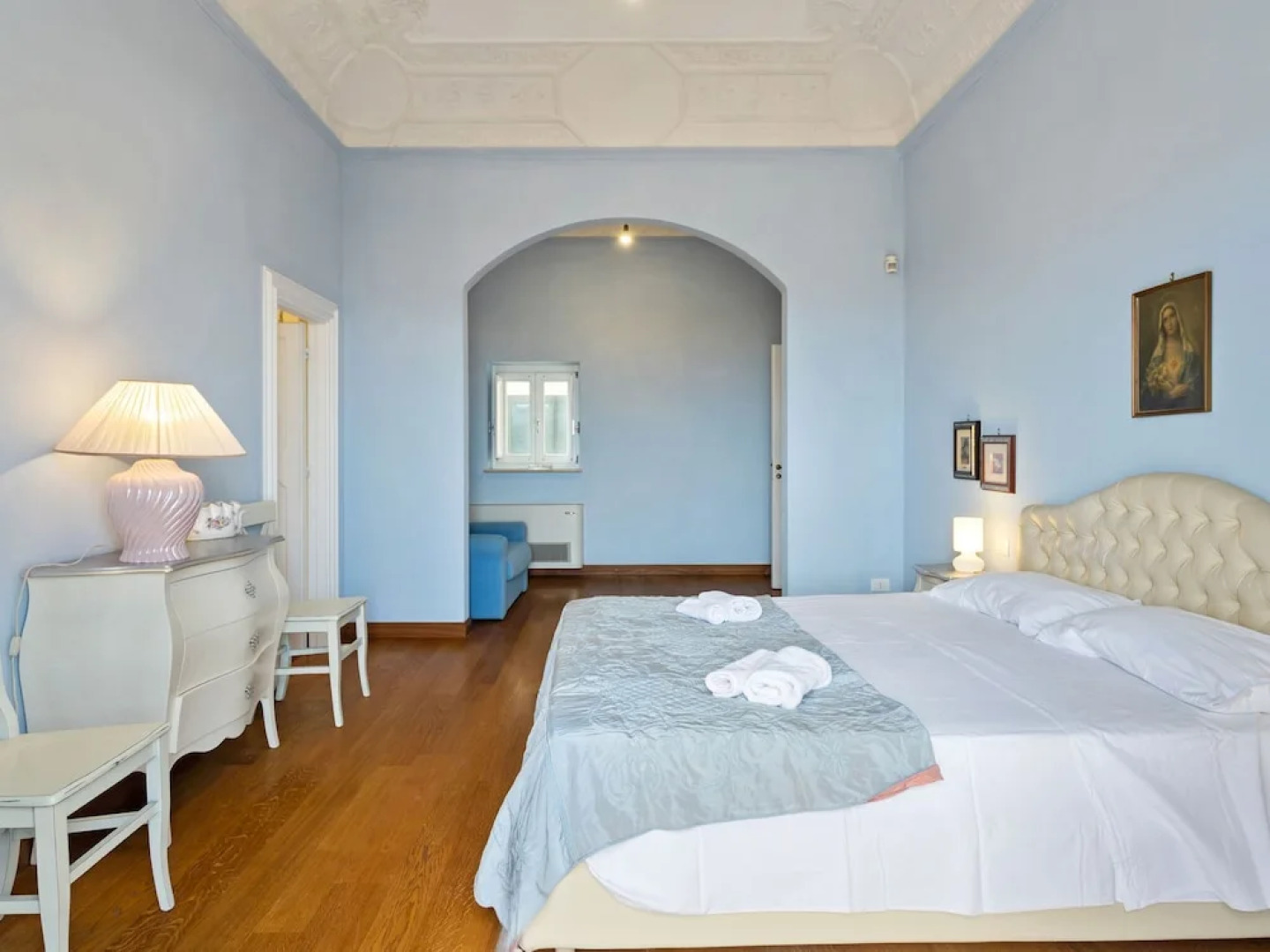 Enticing Holiday Home in Portella di Mare Near Sea Beach