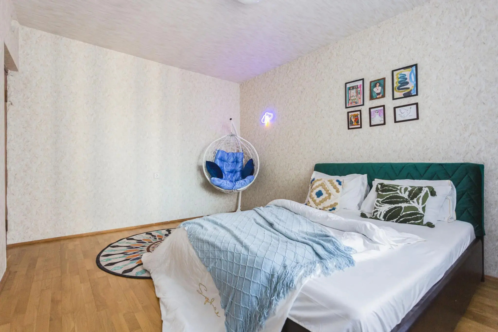 Moment House (Момент Хаус) на проспекте Советский 98