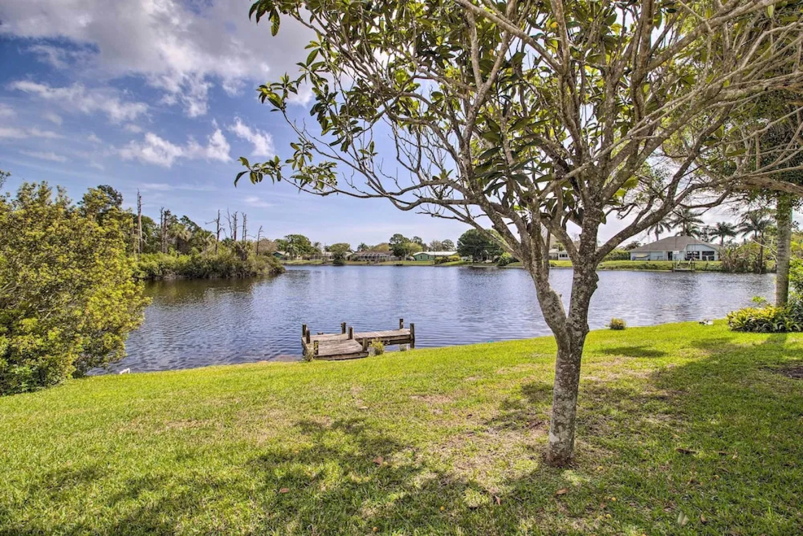 Pet-friendly Sebastian Home on Lake; Golf Nearby