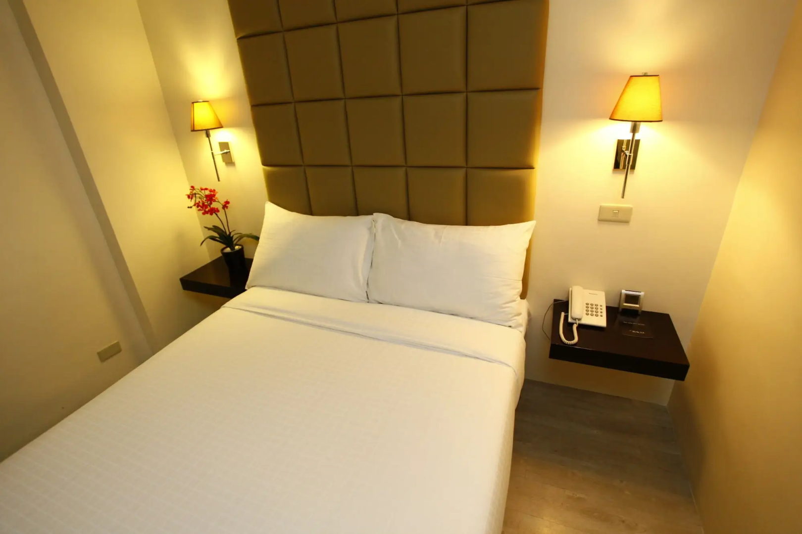The Oracle Hotel