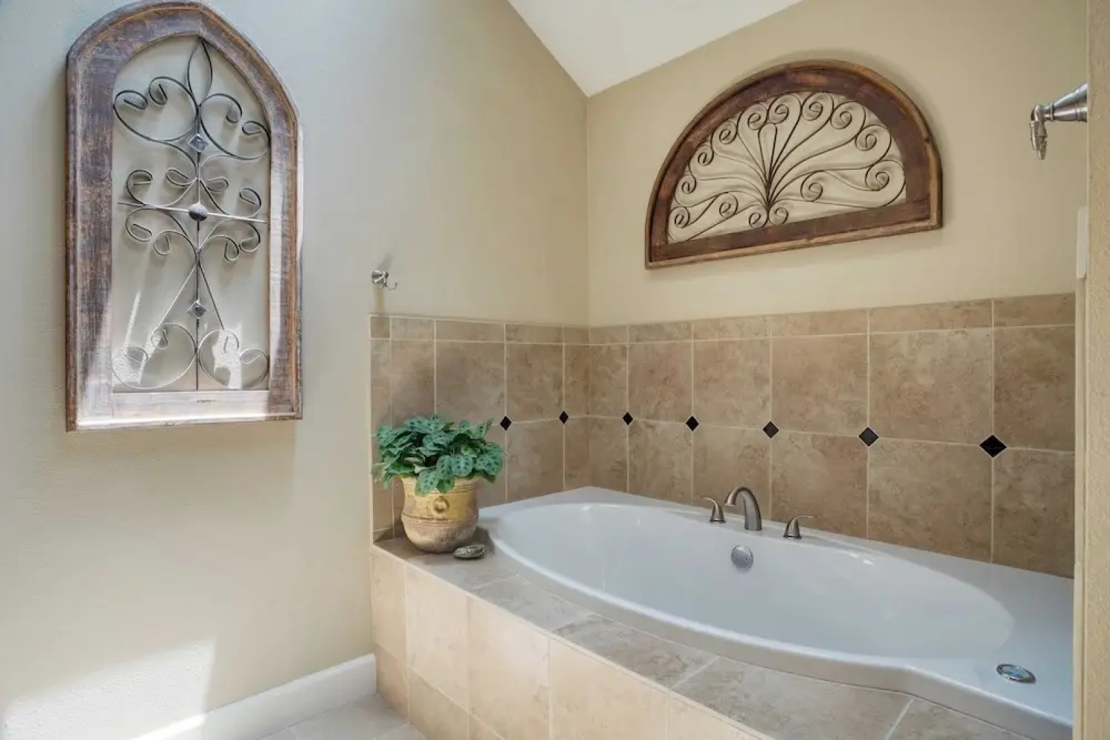 Travis by Avantstay Waterfront Lake Retreat