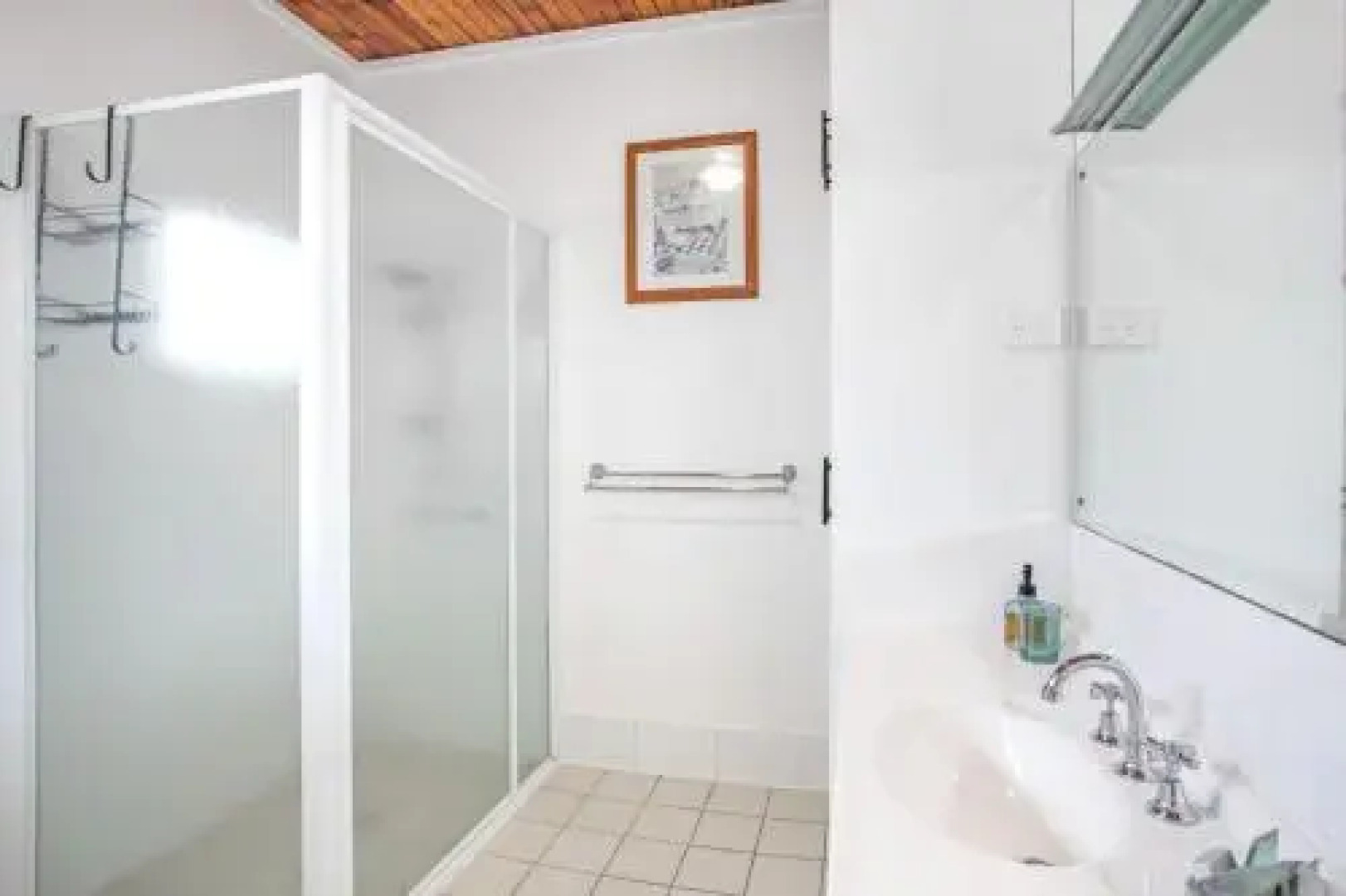 Beached Inn' 93 Foreshore Drive - Spacious Beach Front House