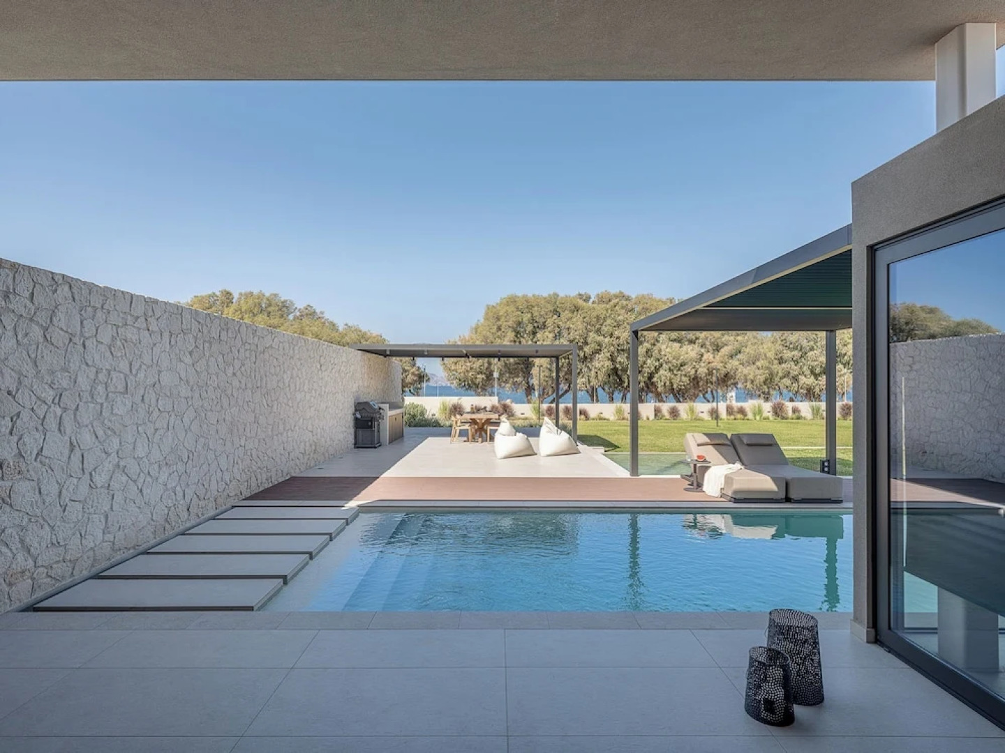 Pnoe Sea Front Experience