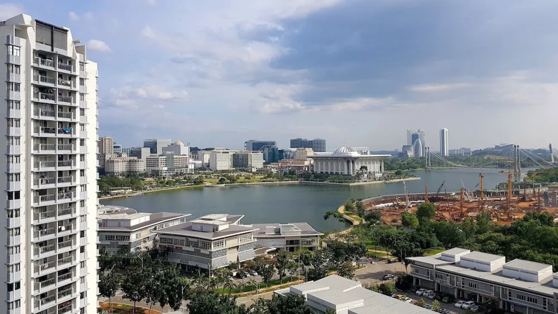 Ayer at 8 Putrajaya Guesthouse