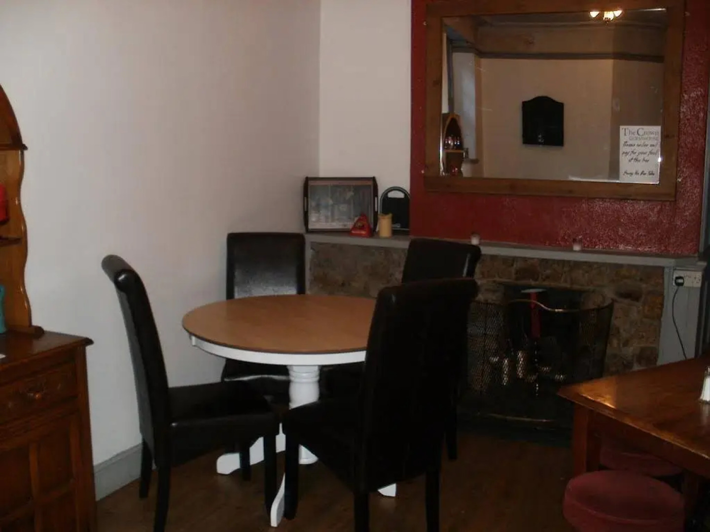 The Crown Inn - By Blunt Bars