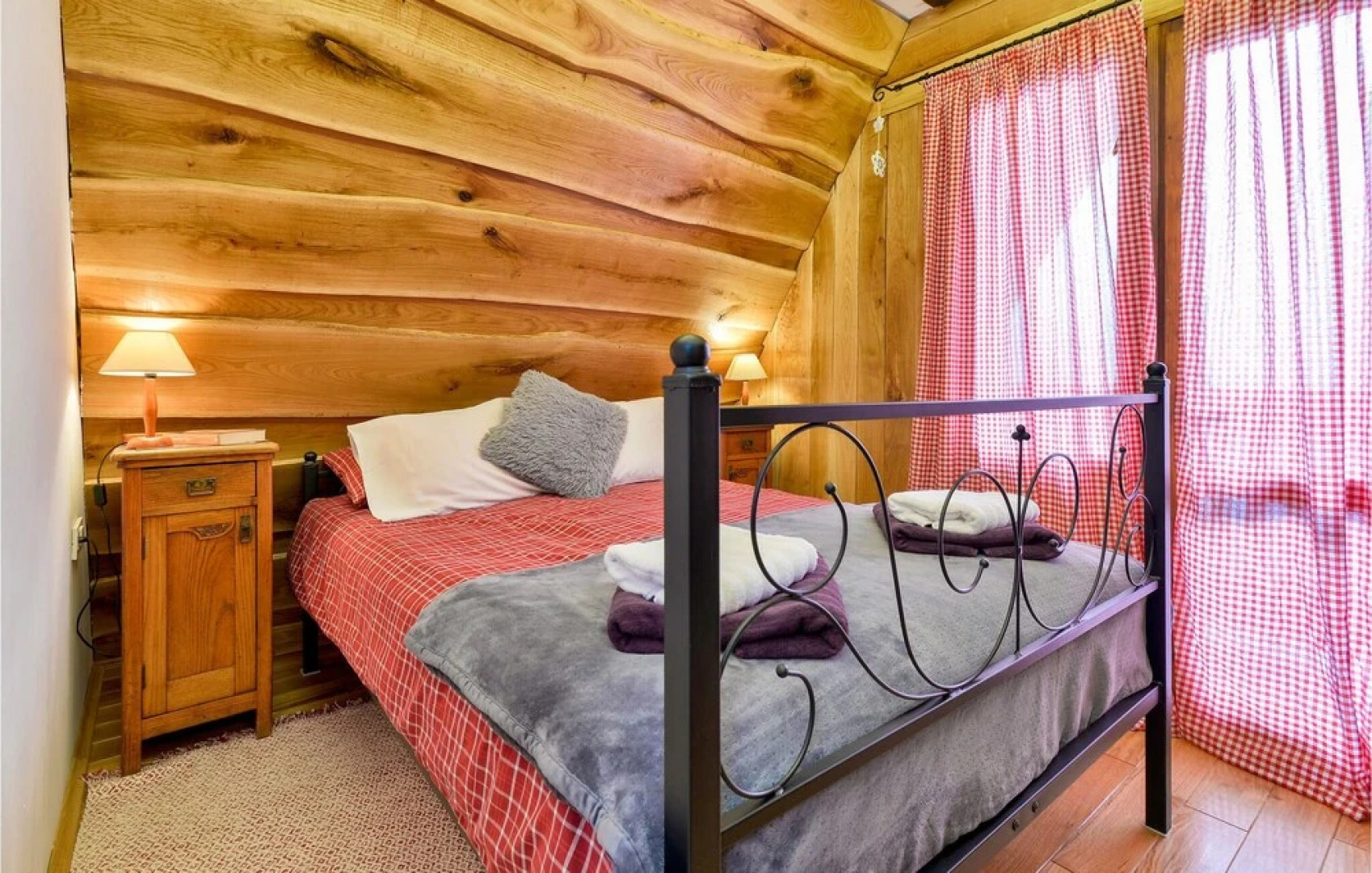 Awesome Home in Stubicke Toplice With 2 Bedrooms, Wifi and Outdoor Swimming Pool