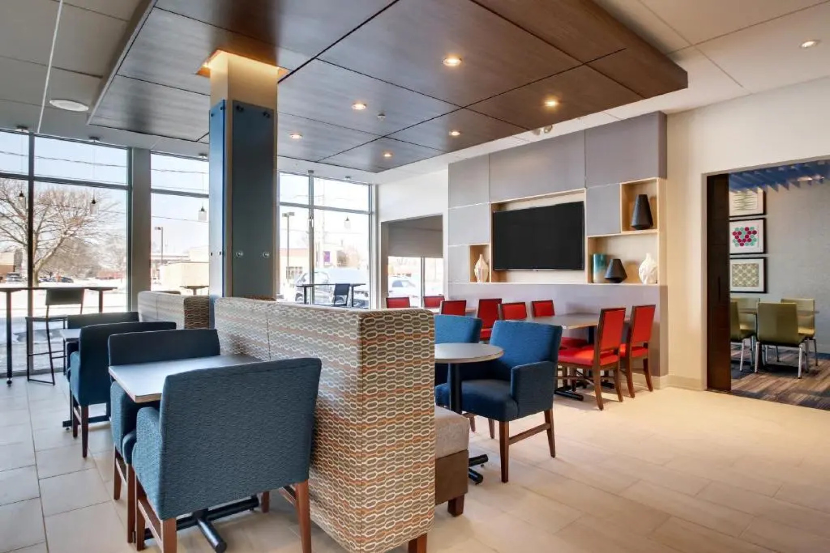 Holiday Inn Express & Suites Galesburg by IHG