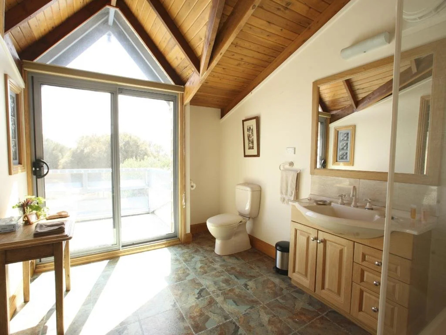 Mountain Seas Lodge and Vistas Restaurant