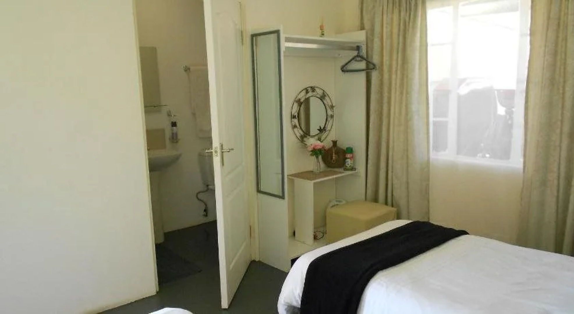 Hartley Manor Guest House