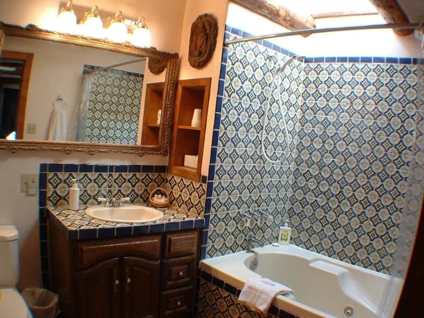 La Doña Luz Inn