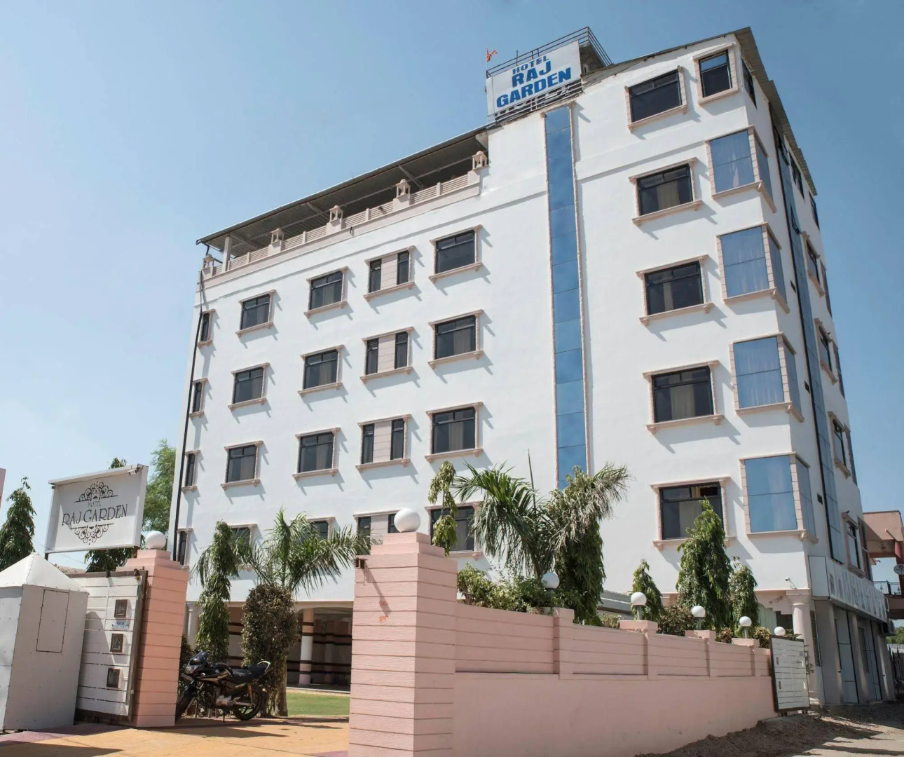 Treebo Trend Raj Garden