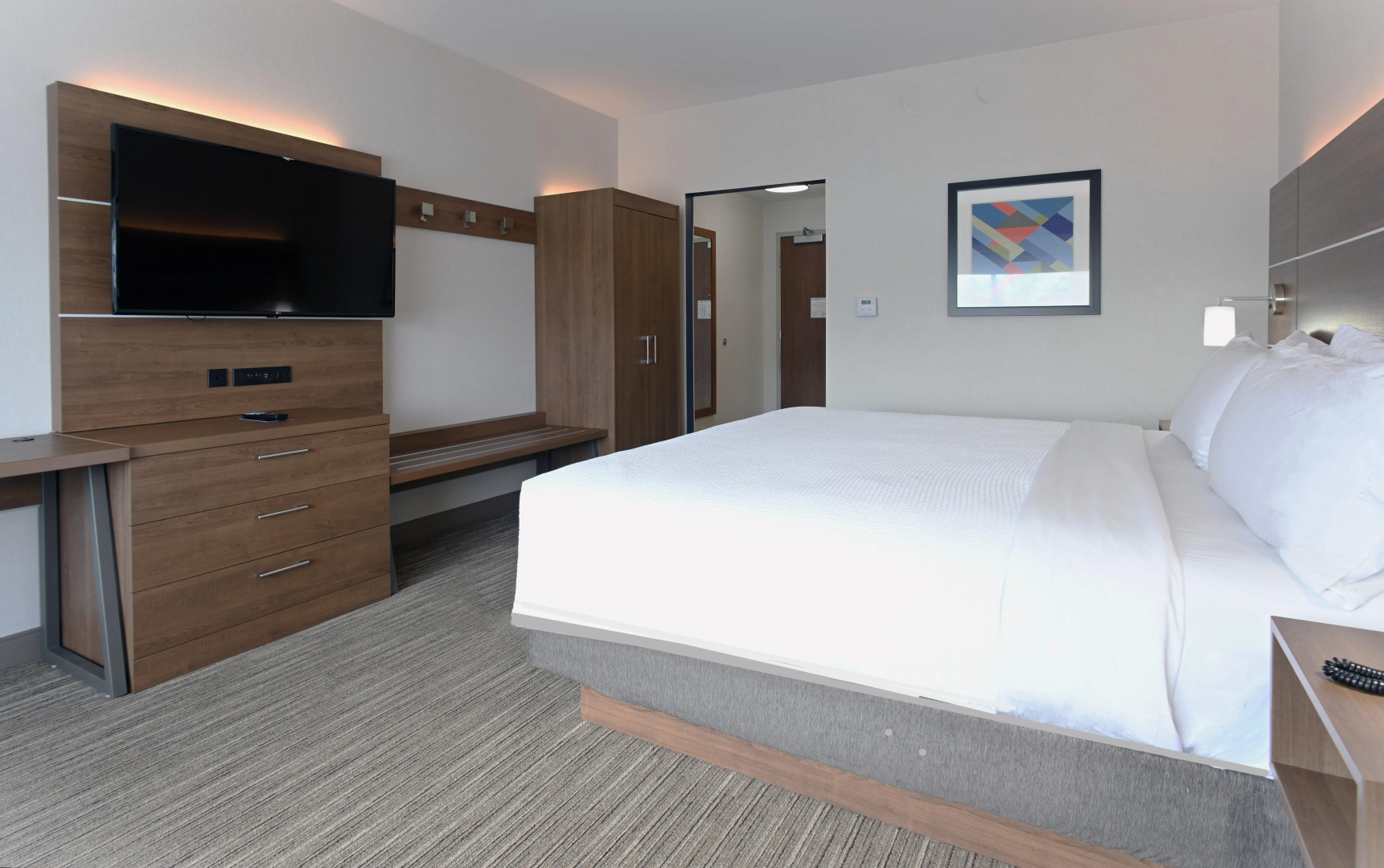 Holiday Inn Express & Suites Aurora by IHG
