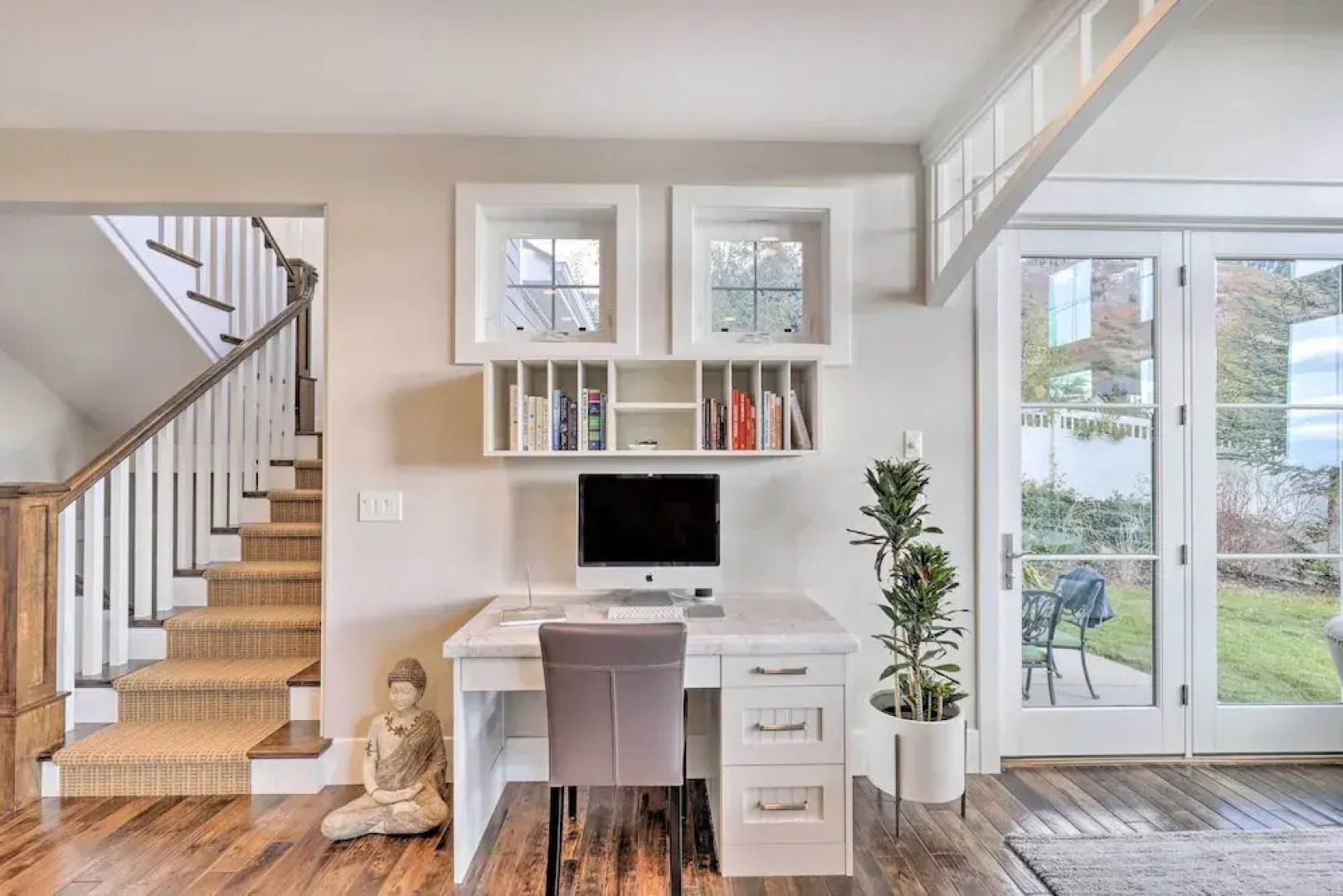 Luxe Sandy Home w/ Hot Tub: 9 Mi to Skiing!