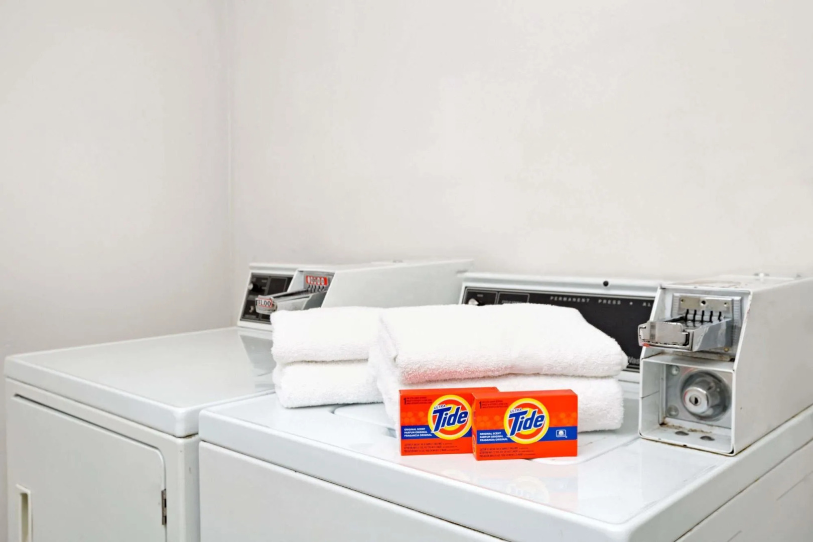 Howard Johnson Express Inn - Claremont