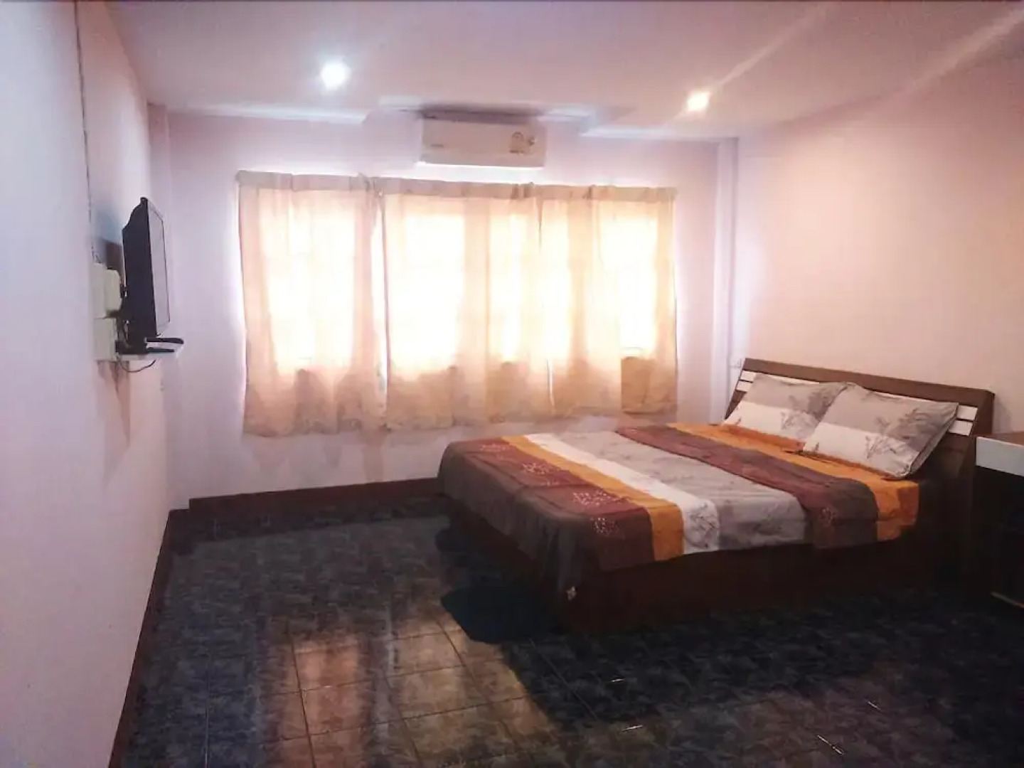 Baan Saen Rak Apartment