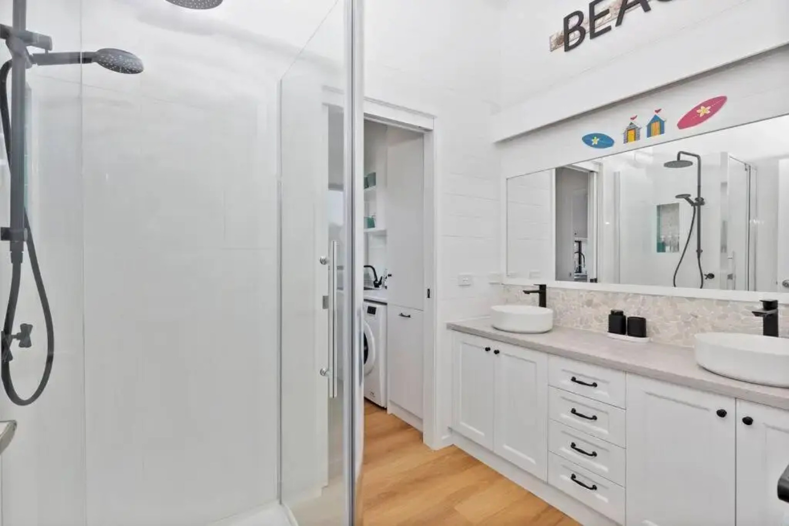 Sea Breeze on Orton - 5 minute walk to the beach!