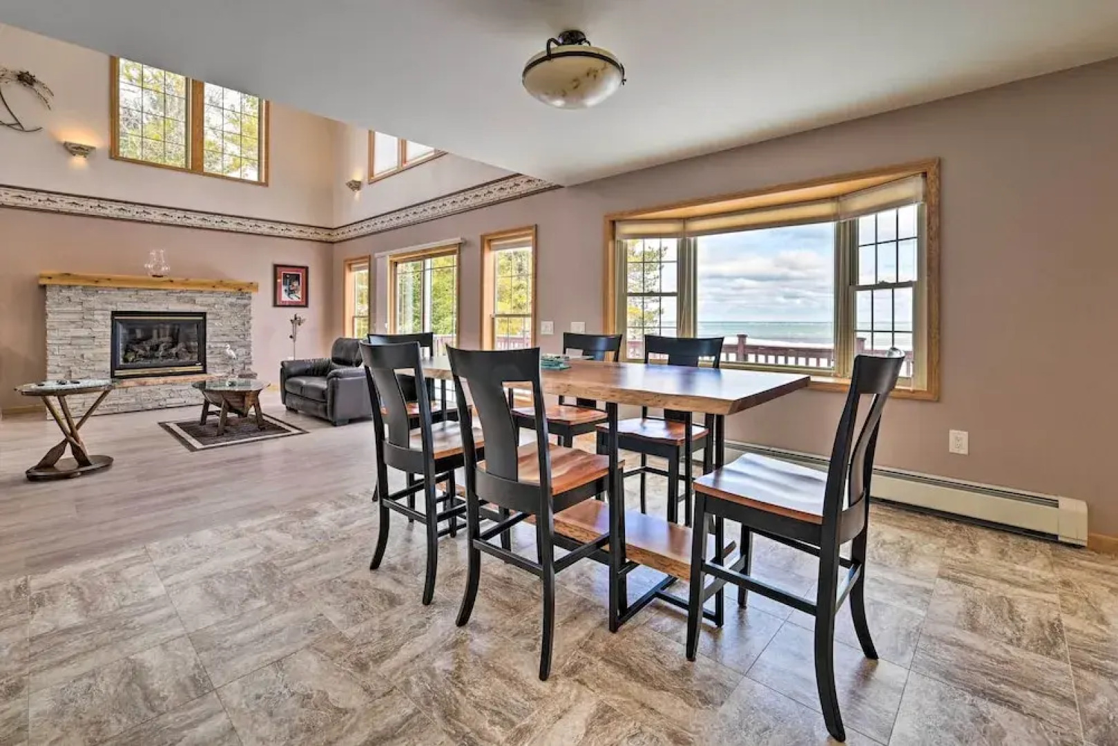 Spacious Lakefront Home w/ Sunroom & Bar!